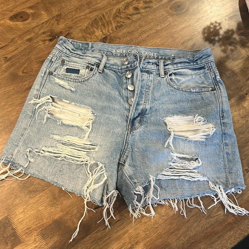 American Eagle 90s Boyfriend Shorts Size 8